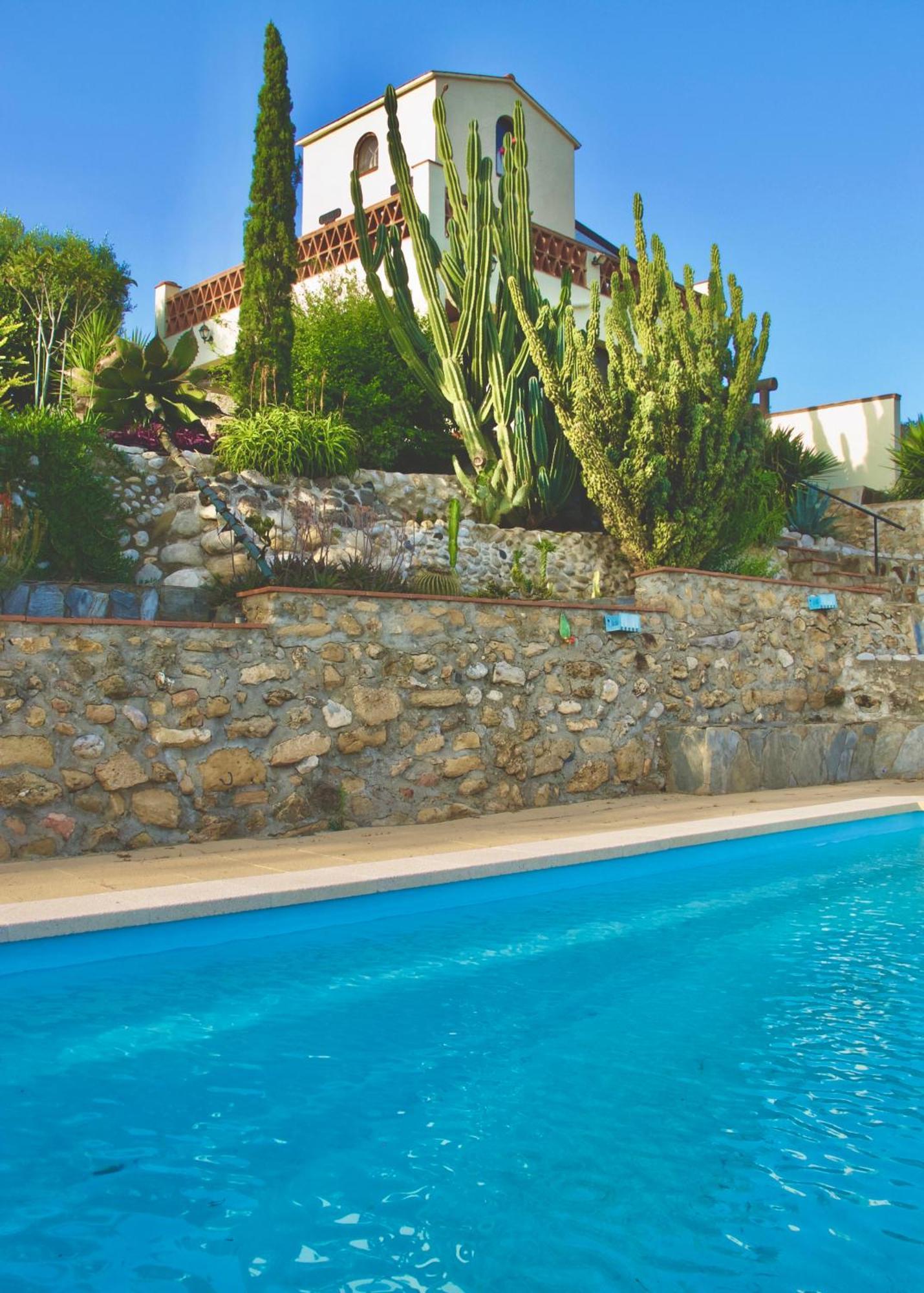 Torre Costa Brava Daire Garrigás Dış mekan fotoğraf