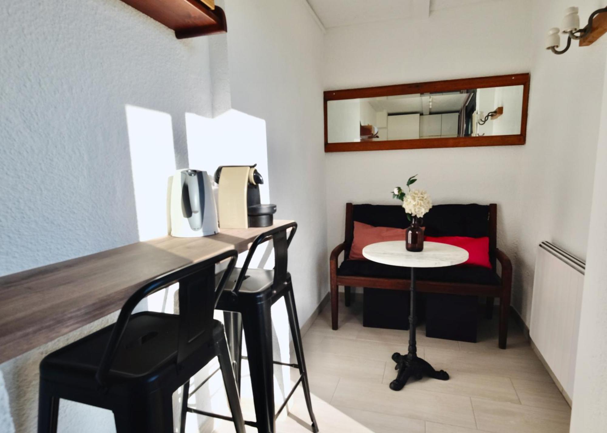 Torre Costa Brava Daire Garrigás Dış mekan fotoğraf