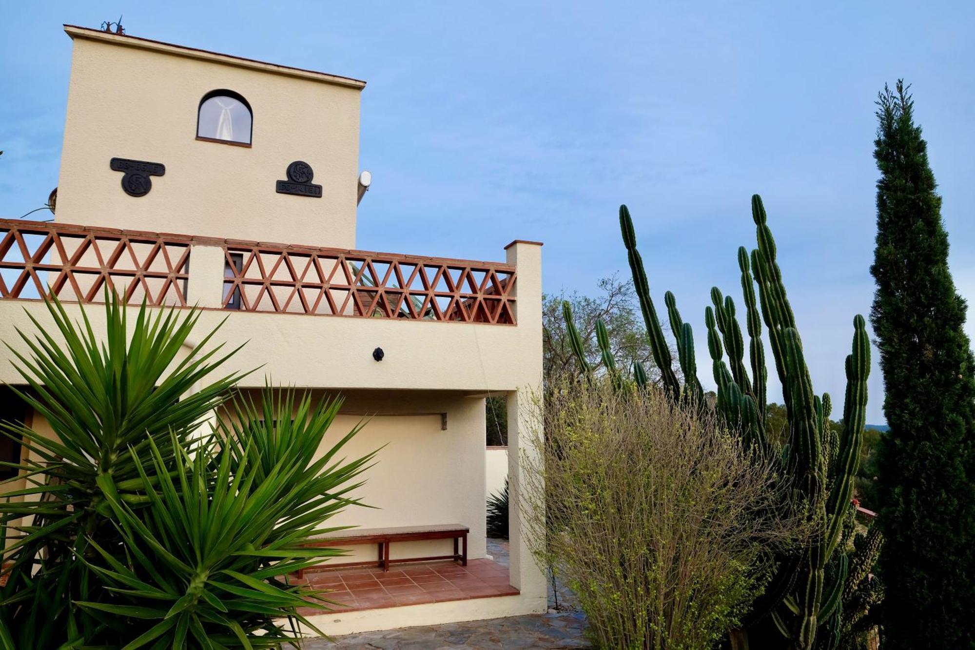 Torre Costa Brava Daire Garrigás Dış mekan fotoğraf